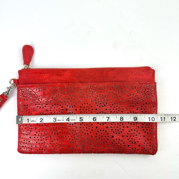 Chicos Pippa Wristlet Perforated Medallion Reptile Embossed Clutch Burnt Orange - Picture 6 of 7